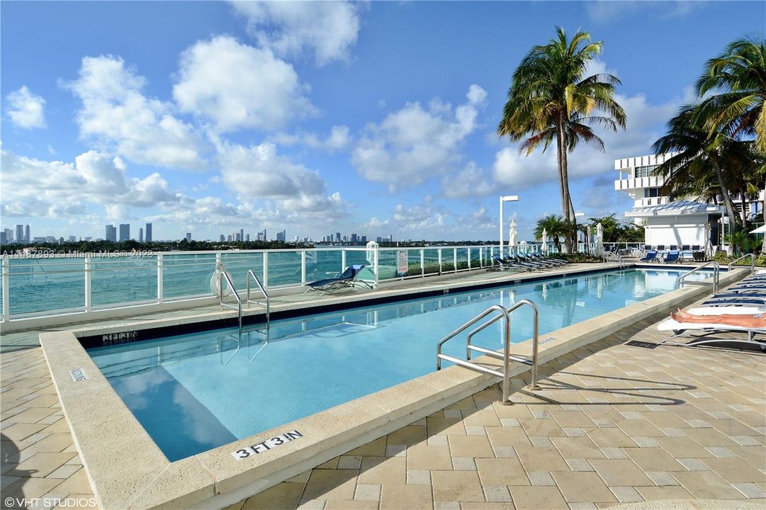 Vendido Recientemente: $1,100,000 (2 camas, 2 baños, 1078 Pies cuadrados)