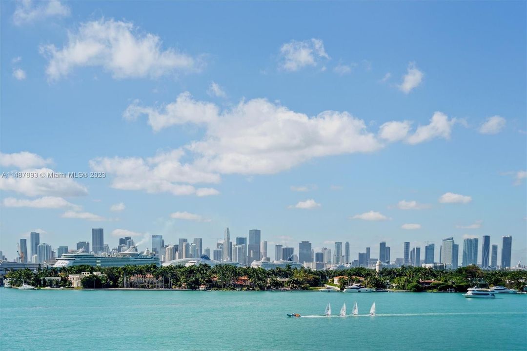 Vendido Recientemente: $1,100,000 (2 camas, 2 baños, 1078 Pies cuadrados)