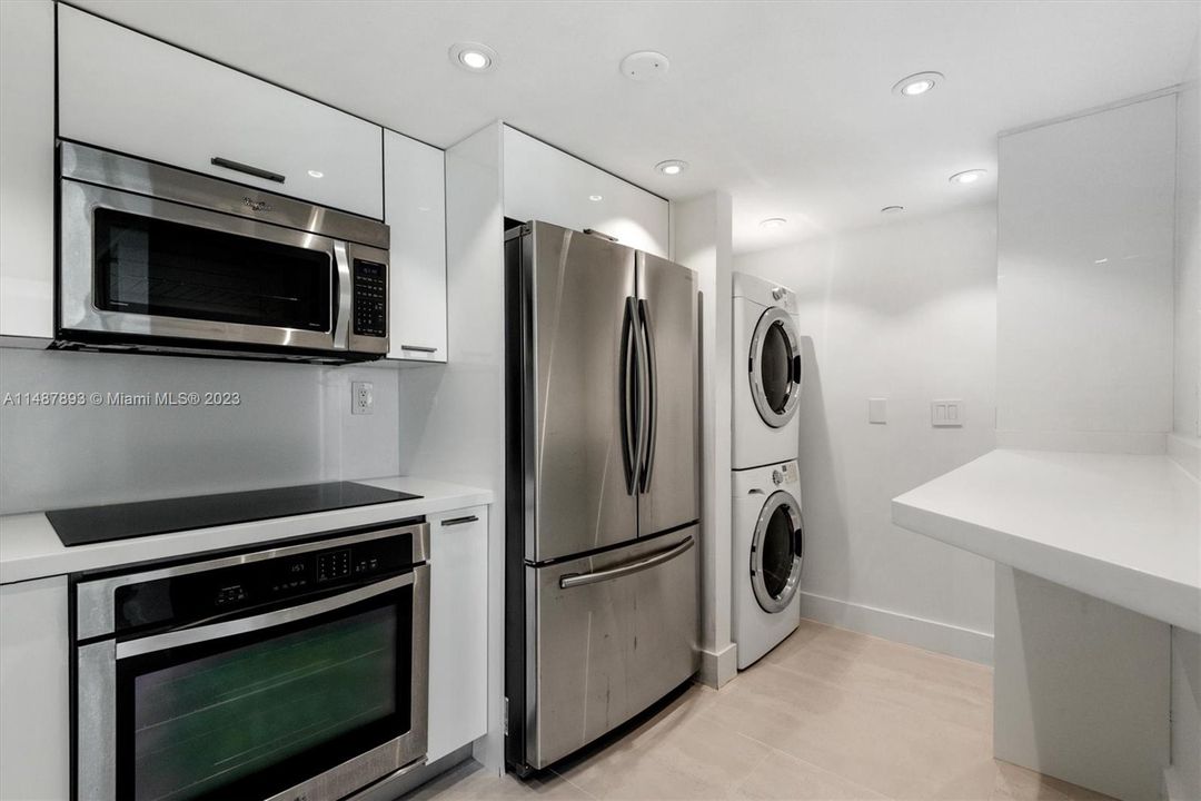 Vendido Recientemente: $1,100,000 (2 camas, 2 baños, 1078 Pies cuadrados)