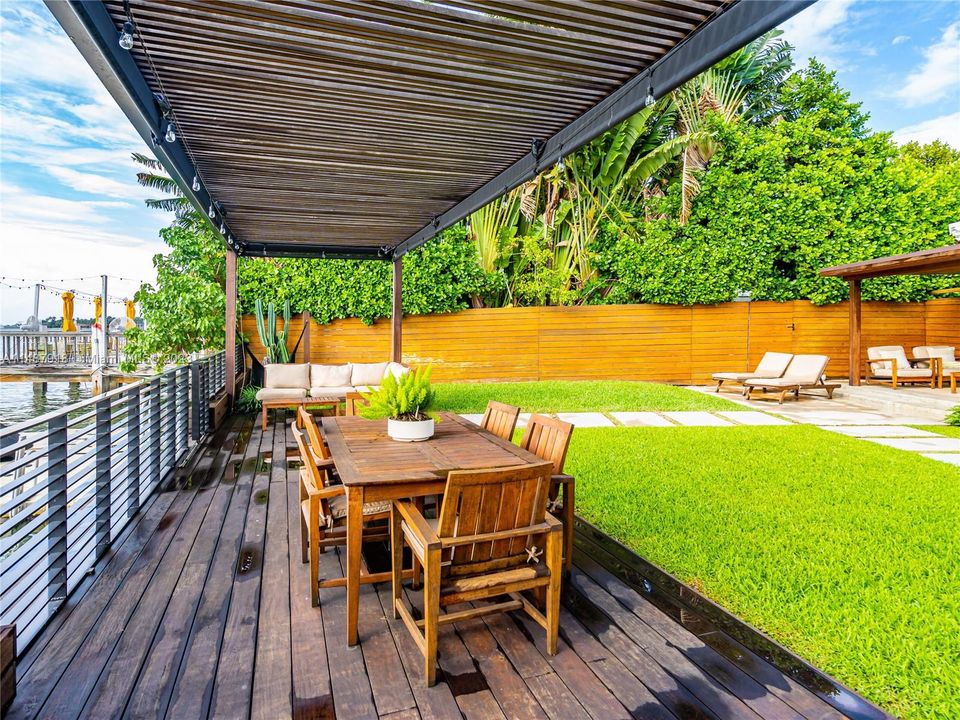 Recently Rented: $17,500 (3 beds, 2 baths, 1079 Square Feet)