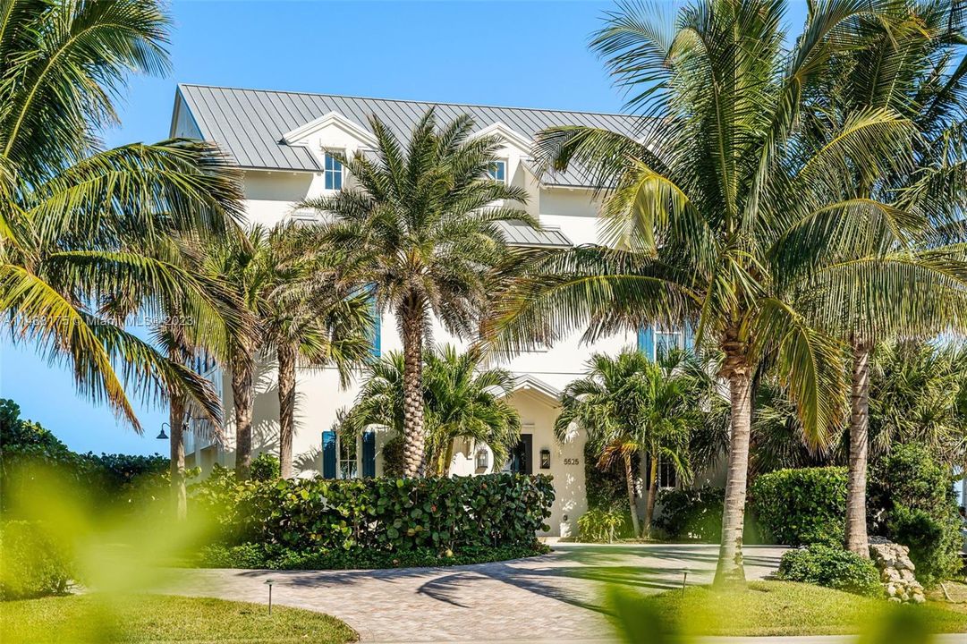 Recently Sold: $3,890,000 (3 beds, 3 baths, 0 Square Feet)