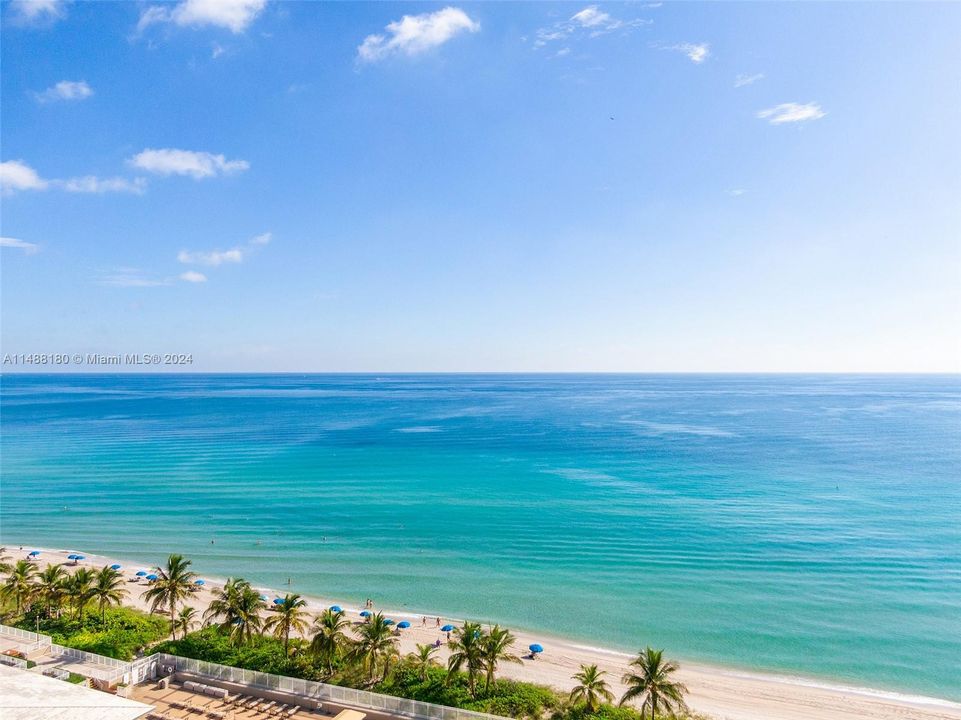 Недавно продано: $4,495,000 (4 спален, 4 ванн, 4677 Квадратных фут)