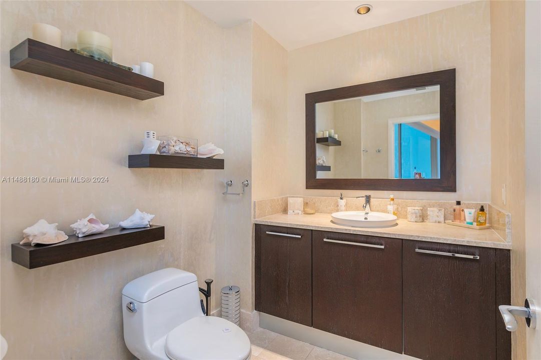 Недавно продано: $4,495,000 (4 спален, 4 ванн, 4677 Квадратных фут)