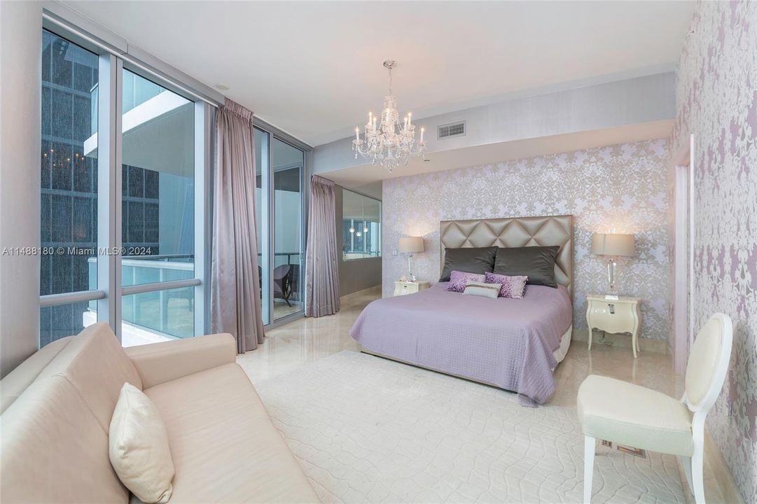 Недавно продано: $4,495,000 (4 спален, 4 ванн, 4677 Квадратных фут)