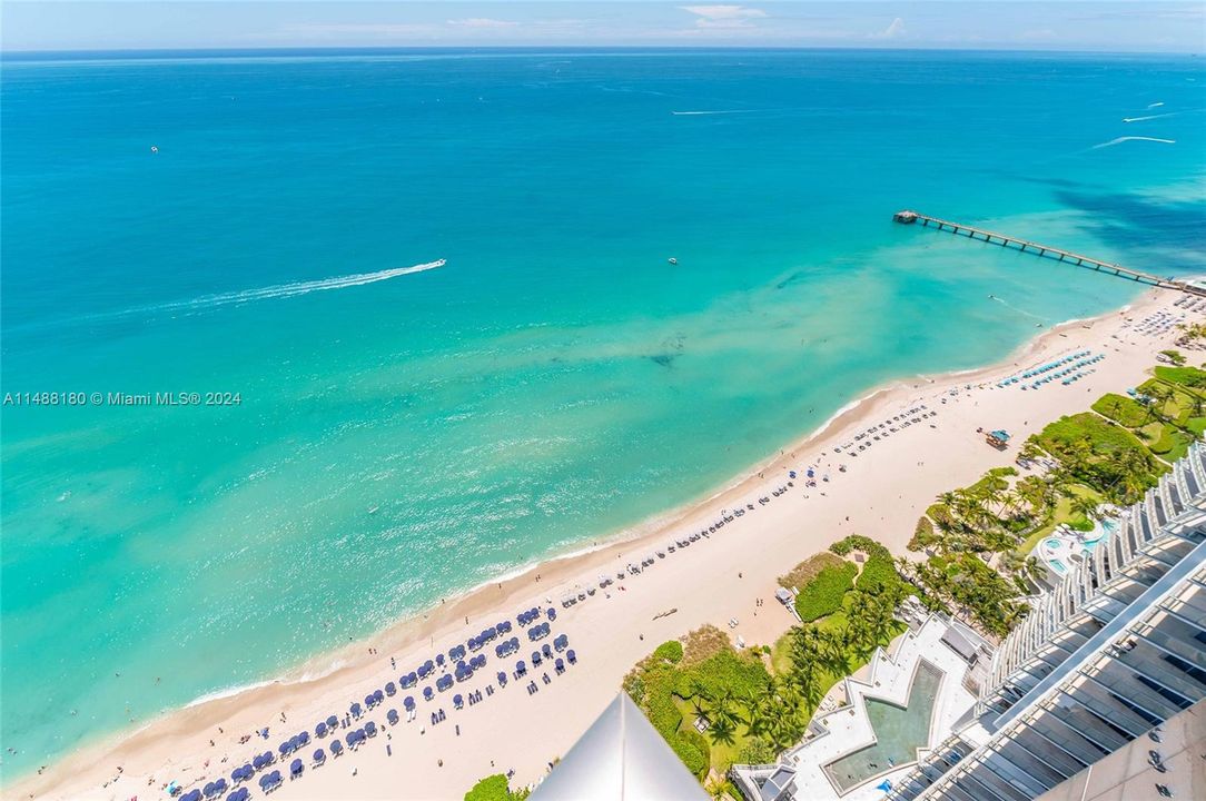 Недавно продано: $4,495,000 (4 спален, 4 ванн, 4677 Квадратных фут)