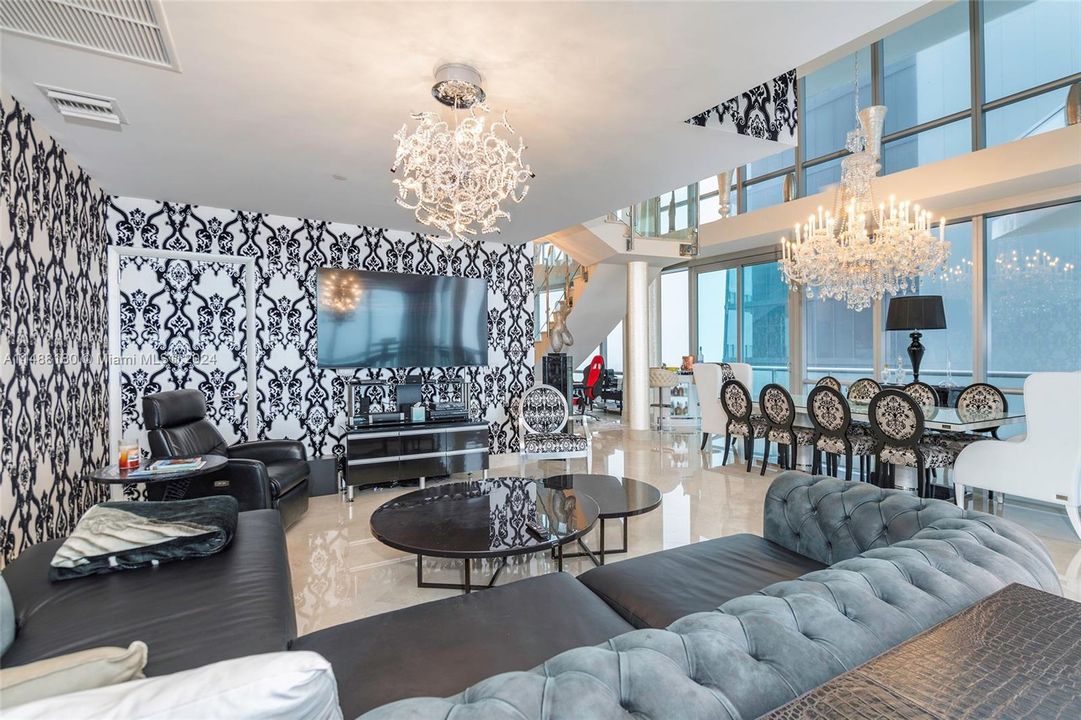 Недавно продано: $4,495,000 (4 спален, 4 ванн, 4677 Квадратных фут)