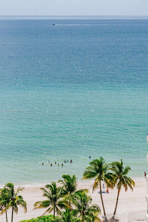 Недавно продано: $4,495,000 (4 спален, 4 ванн, 4677 Квадратных фут)