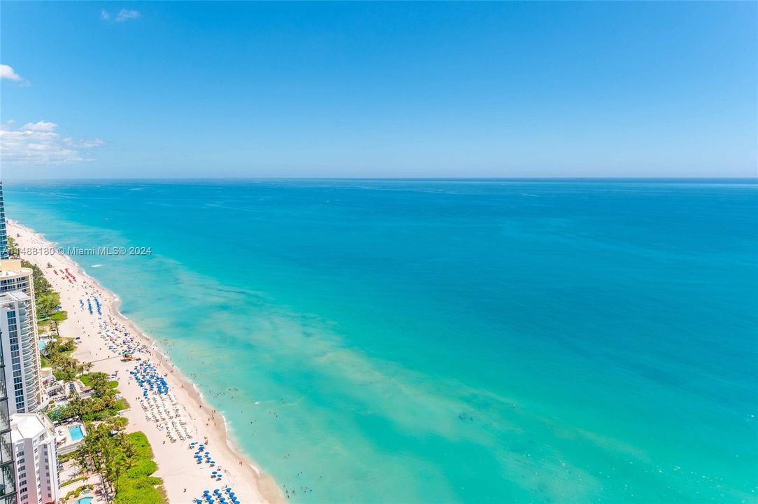 Недавно продано: $4,495,000 (4 спален, 4 ванн, 4677 Квадратных фут)