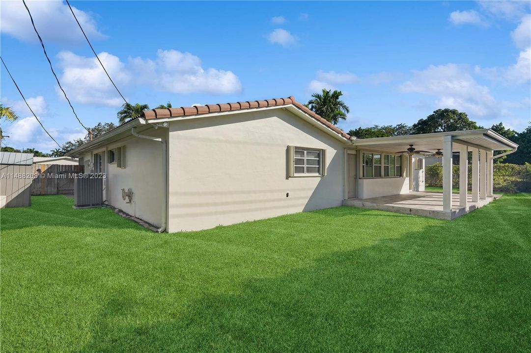 Недавно продано: $899,900 (4 спален, 3 ванн, 2381 Квадратных фут)