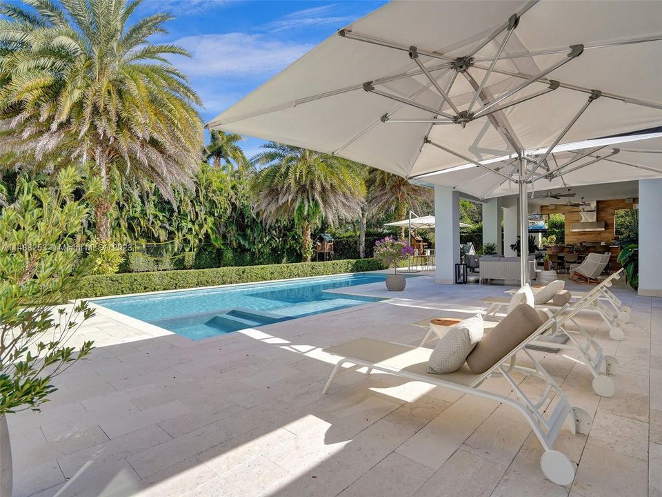 Recently Sold: $6,750,000 (5 beds, 6 baths, 5864 Square Feet)