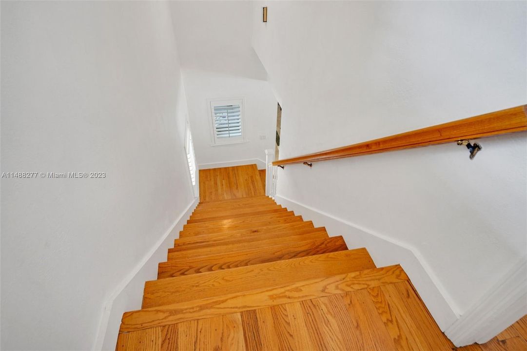 Недавно продано: $2,349,000 (5 спален, 4 ванн, 3972 Квадратных фут)