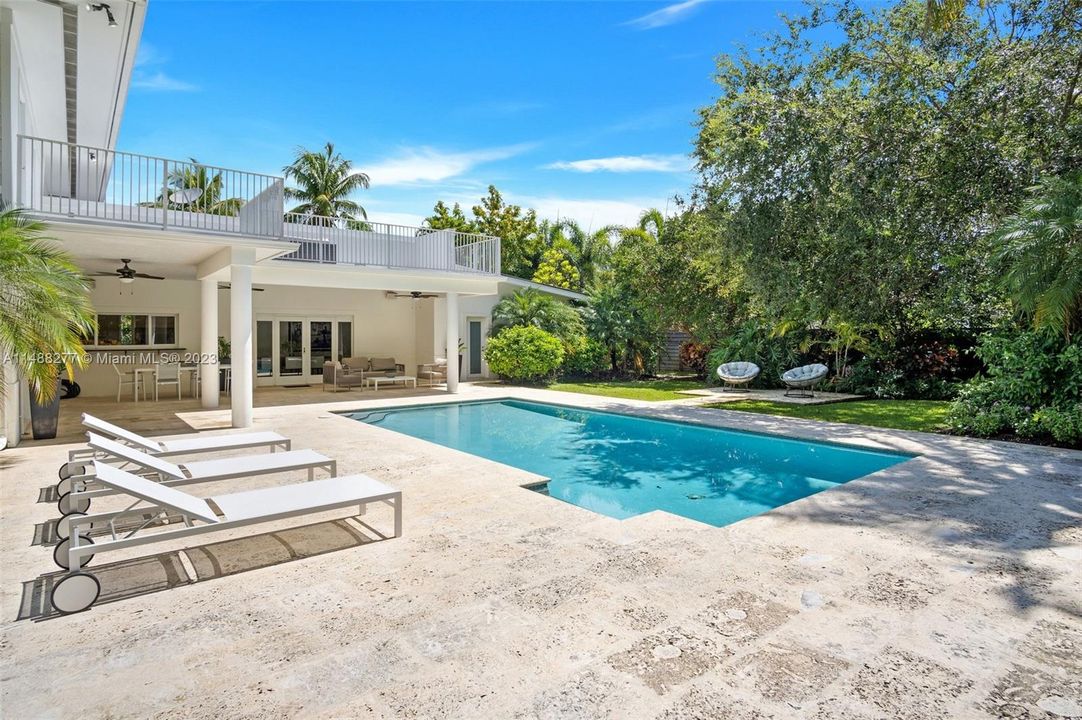 Недавно продано: $2,349,000 (5 спален, 4 ванн, 3972 Квадратных фут)