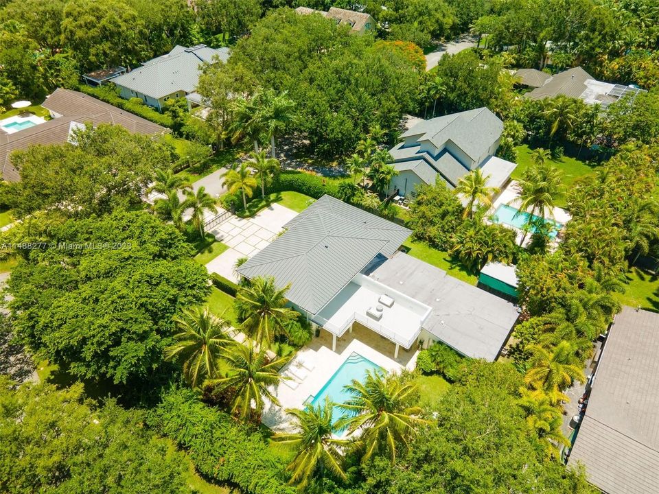 Недавно продано: $2,349,000 (5 спален, 4 ванн, 3972 Квадратных фут)