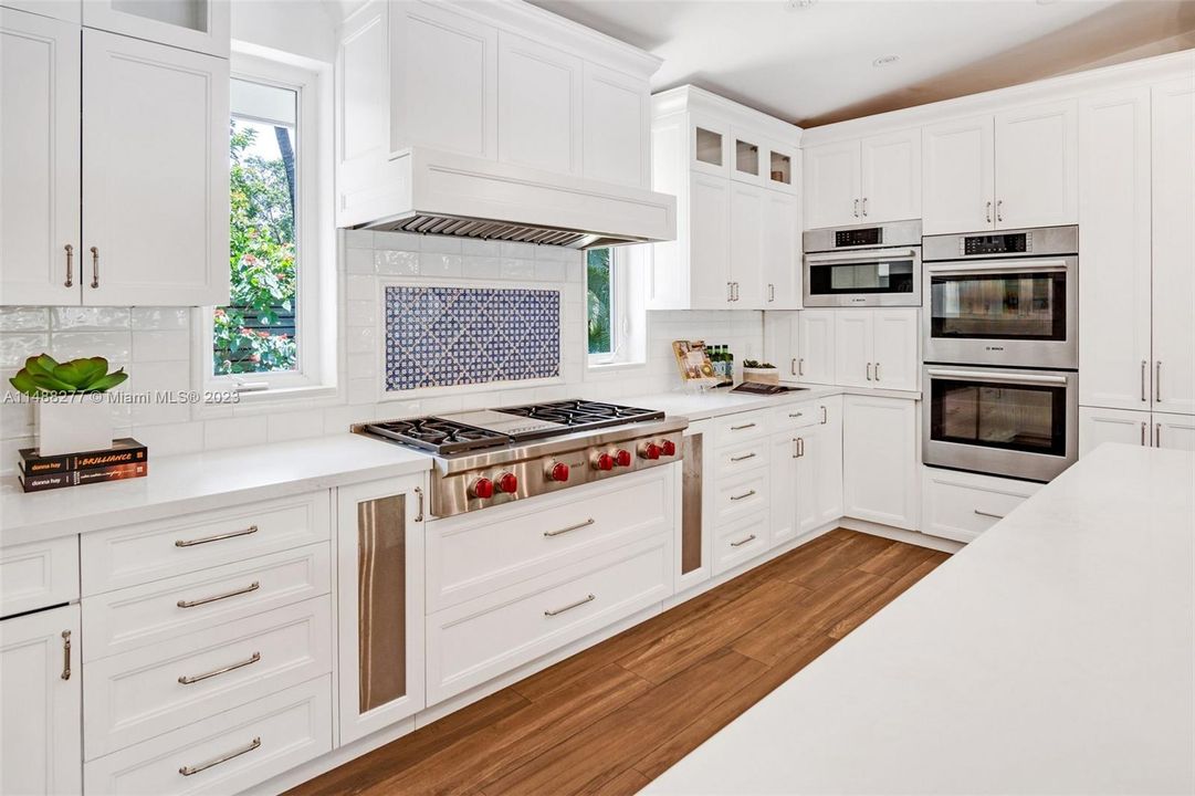 Недавно продано: $2,349,000 (5 спален, 4 ванн, 3972 Квадратных фут)