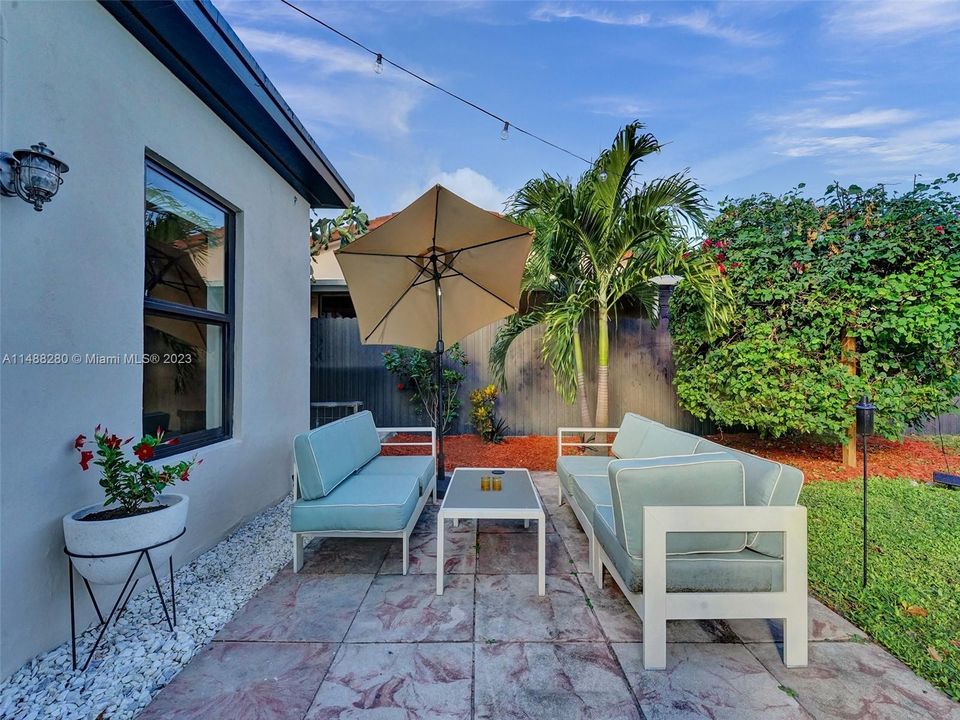 Recently Sold: $599,000 (3 beds, 2 baths, 1443 Square Feet)