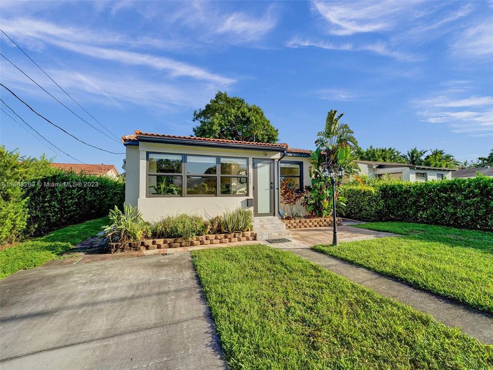 Recently Sold: $599,000 (3 beds, 2 baths, 1443 Square Feet)