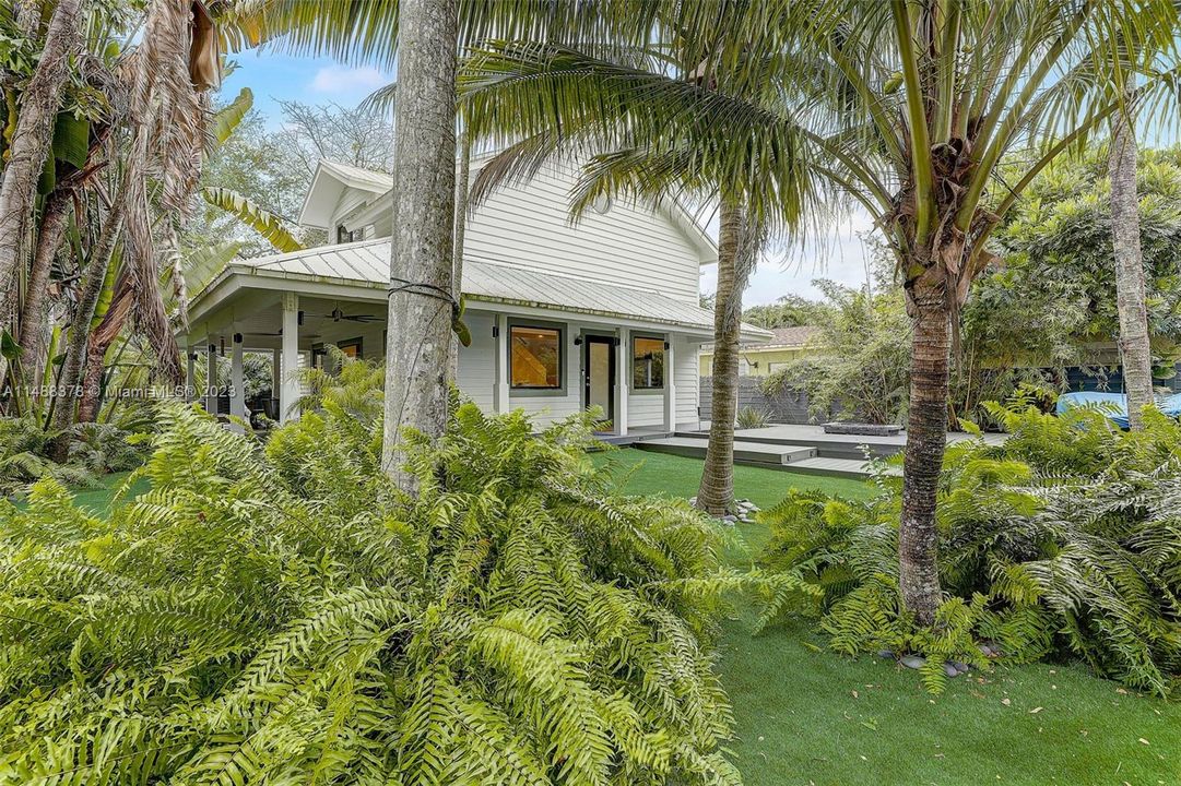 最近售出: $1,100,000 (3 贝兹, 2 浴室, 1672 平方英尺)