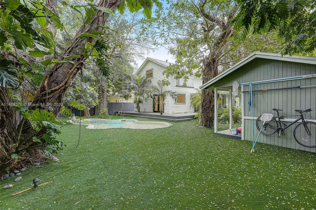 最近售出: $1,100,000 (3 贝兹, 2 浴室, 1672 平方英尺)