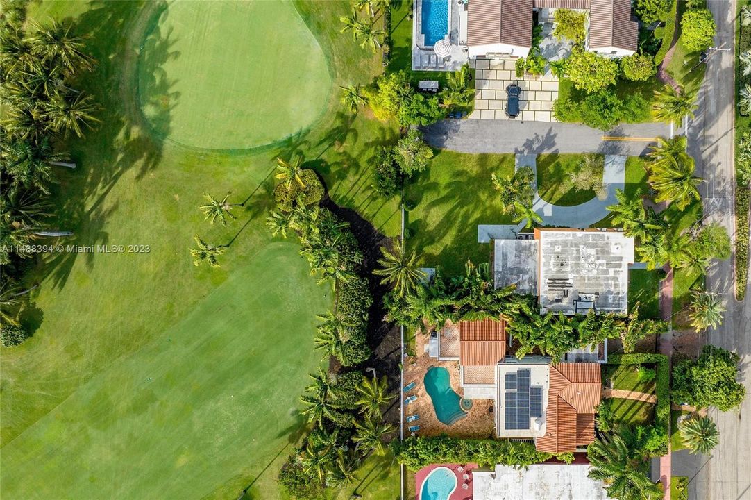 Vendido Recientemente: $1,999,999 (4 camas, 4 baños, 3686 Pies cuadrados)