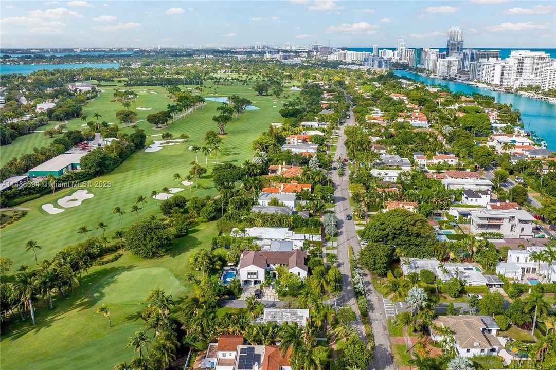 Vendido Recientemente: $1,999,999 (4 camas, 4 baños, 3686 Pies cuadrados)