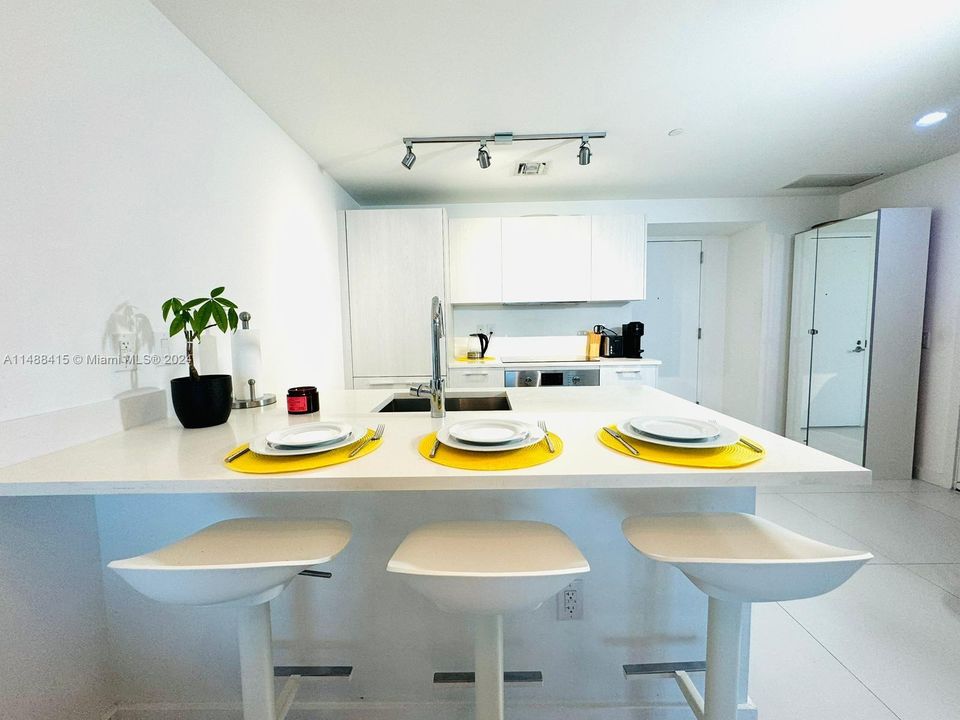 Recently Sold: $525,000 (1 beds, 1 baths, 622 Square Feet)