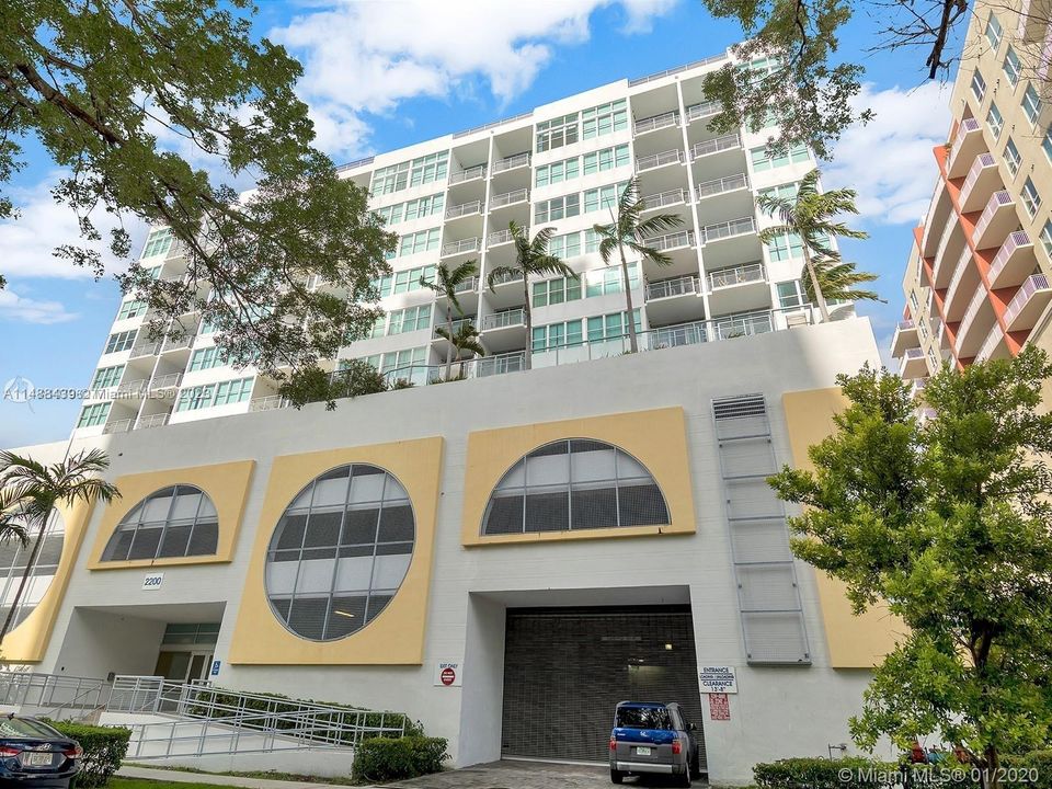 Recently Sold: $385,000 (1 beds, 1 baths, 678 Square Feet)