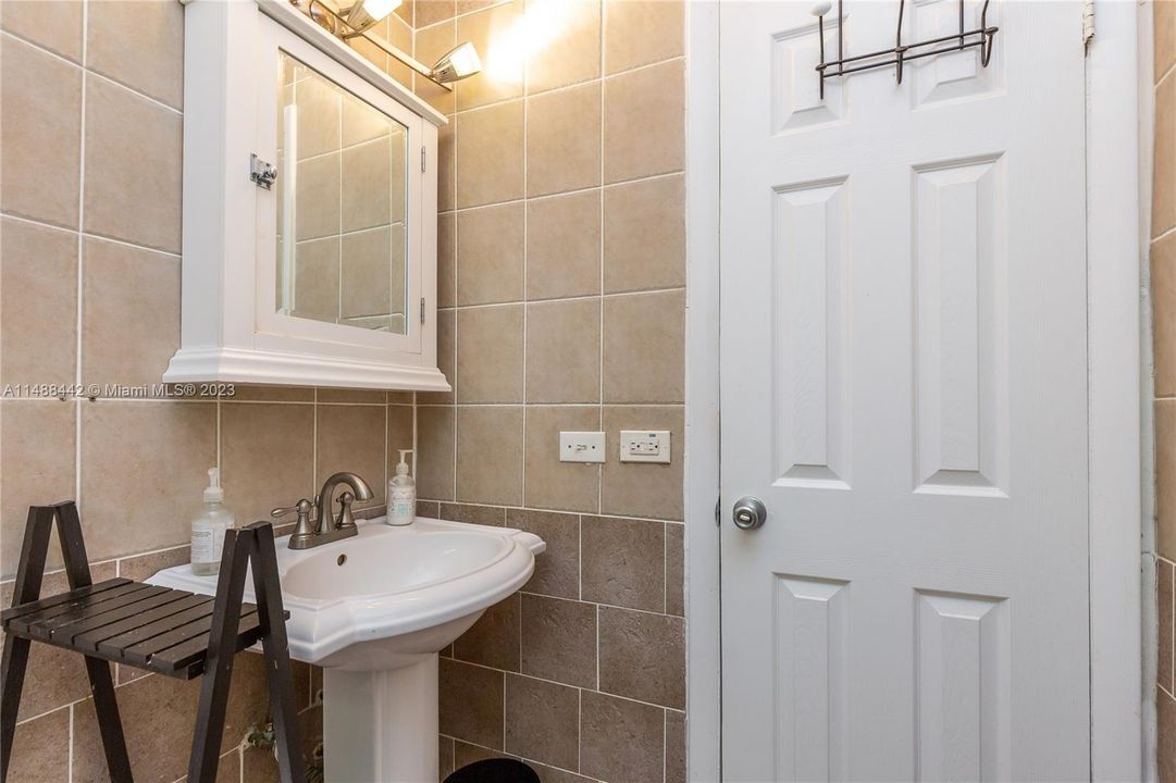 Недавно продано: $225,000 (0 спален, 1 ванн, 400 Квадратных фут)