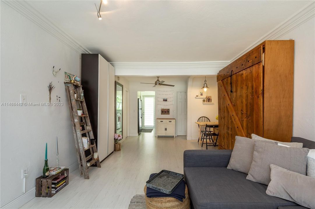 Недавно продано: $225,000 (0 спален, 1 ванн, 400 Квадратных фут)