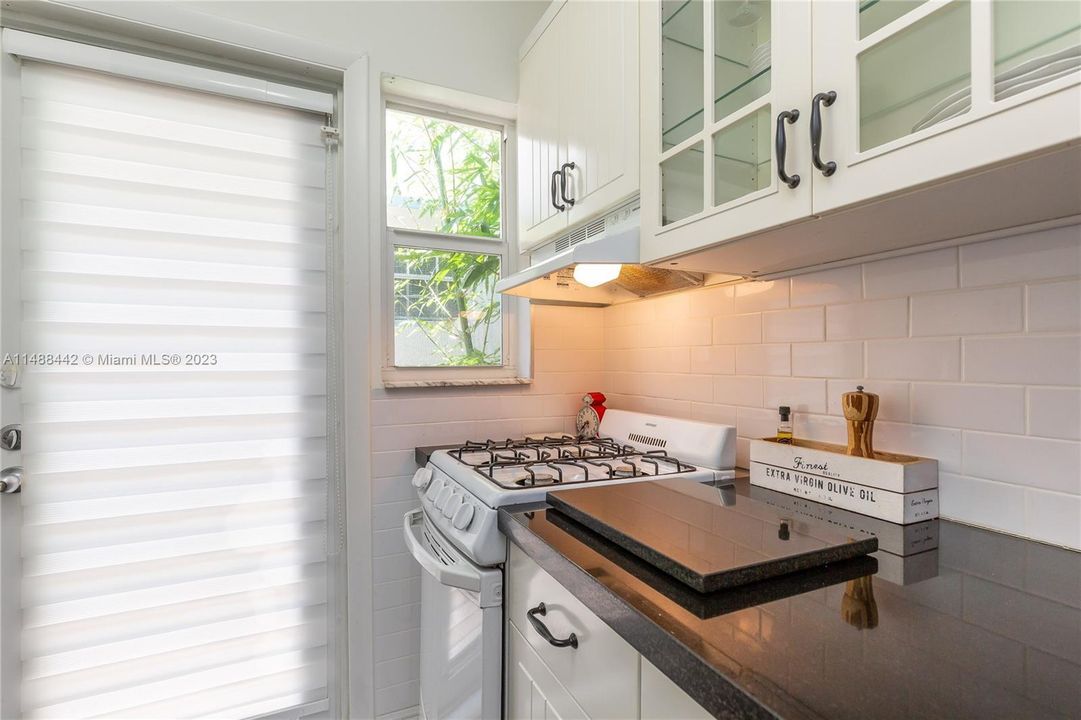 Недавно продано: $225,000 (0 спален, 1 ванн, 400 Квадратных фут)