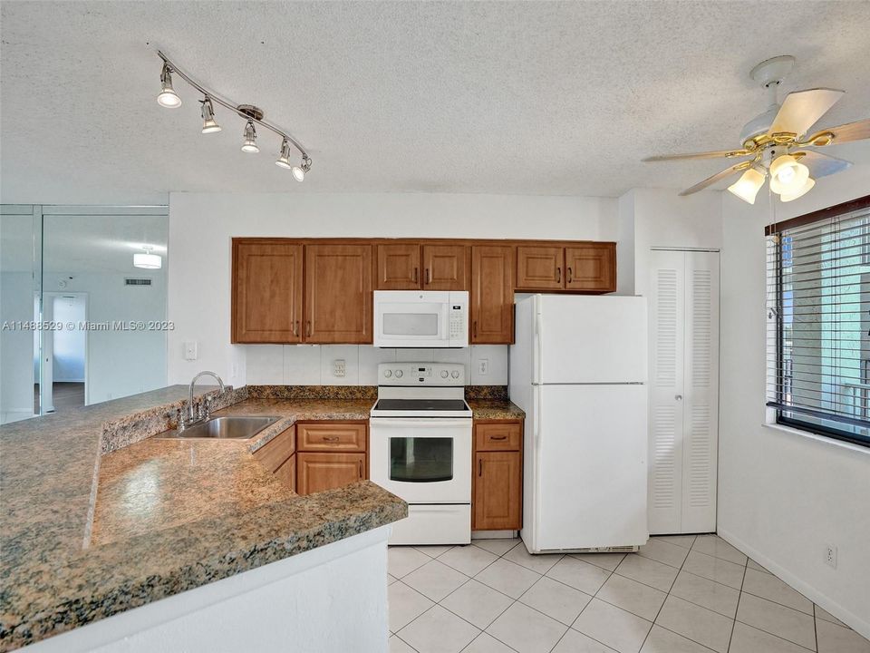 Recently Sold: $278,000 (2 beds, 2 baths, 1222 Square Feet)