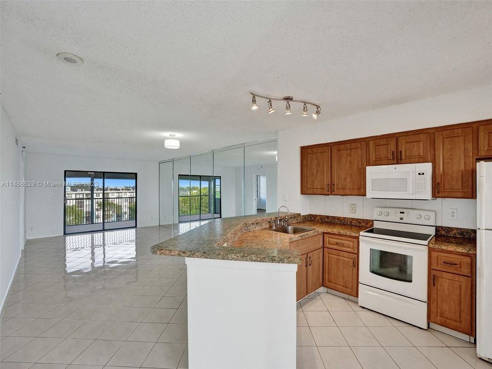 Recently Sold: $278,000 (2 beds, 2 baths, 1222 Square Feet)