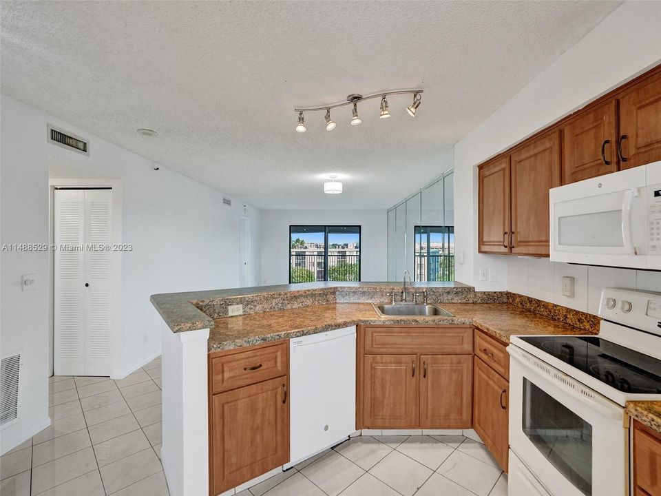 Recently Sold: $278,000 (2 beds, 2 baths, 1222 Square Feet)