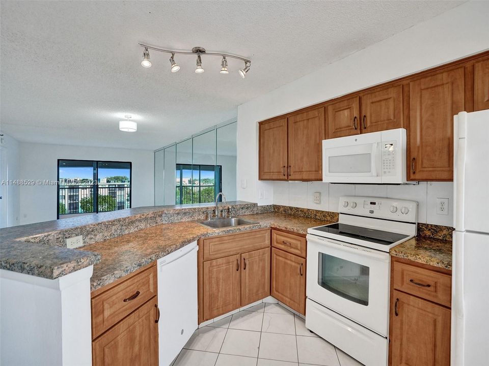 Recently Sold: $278,000 (2 beds, 2 baths, 1222 Square Feet)