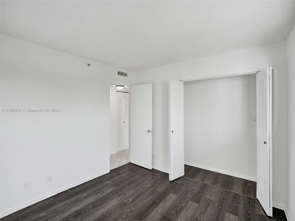 Recently Sold: $278,000 (2 beds, 2 baths, 1222 Square Feet)