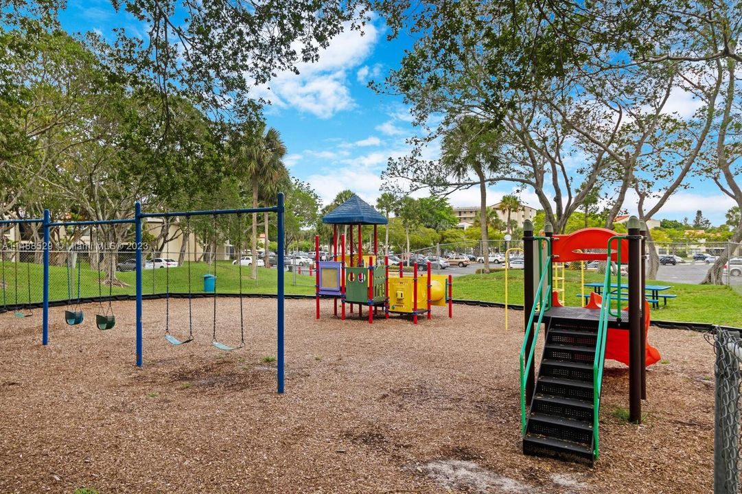 Recently Sold: $278,000 (2 beds, 2 baths, 1222 Square Feet)