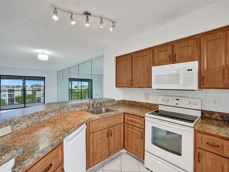 Recently Sold: $278,000 (2 beds, 2 baths, 1222 Square Feet)