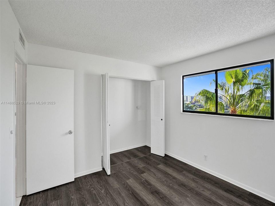 Recently Sold: $278,000 (2 beds, 2 baths, 1222 Square Feet)