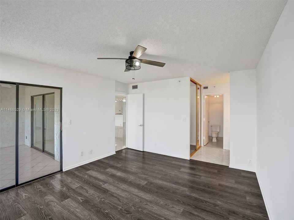 Recently Sold: $278,000 (2 beds, 2 baths, 1222 Square Feet)