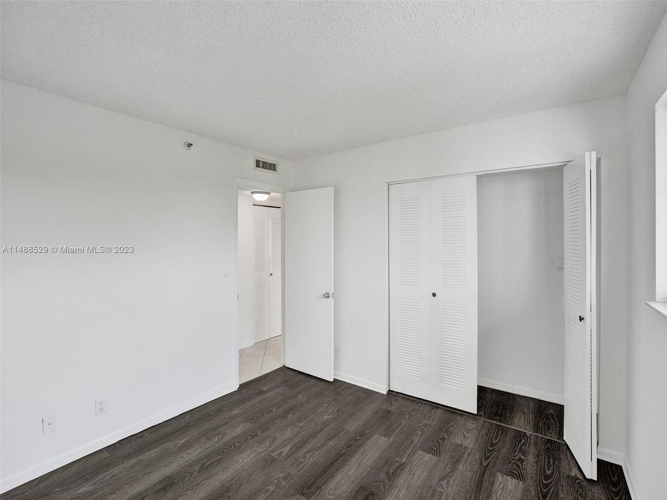 Recently Sold: $278,000 (2 beds, 2 baths, 1222 Square Feet)