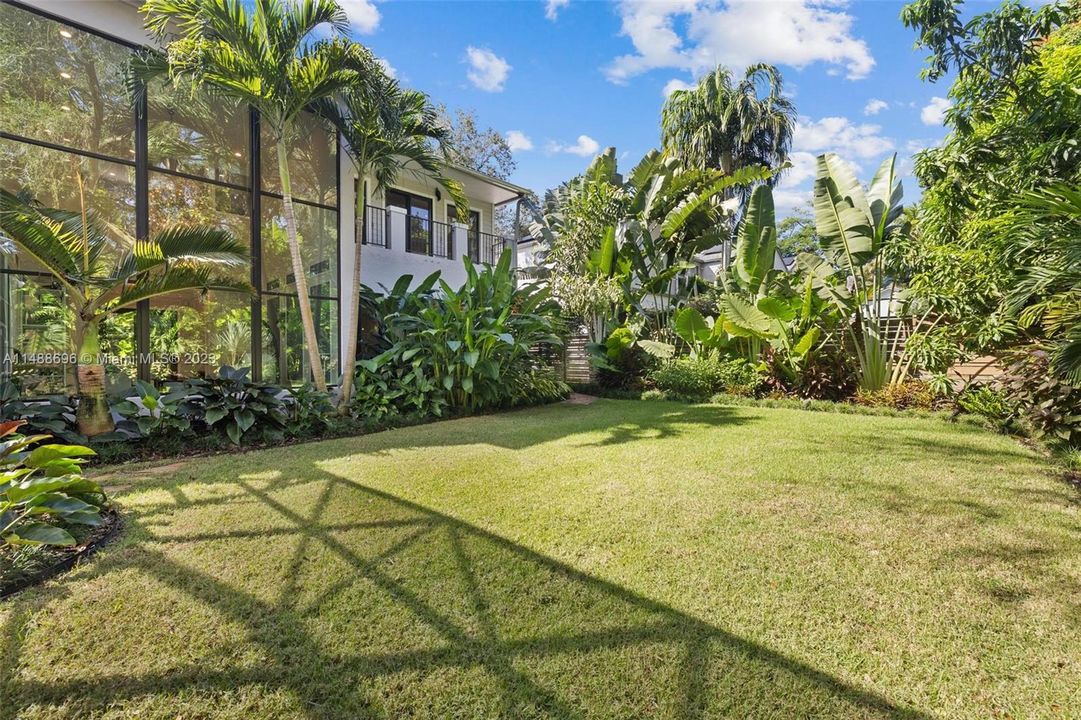 Recently Sold: $4,450,000 (5 beds, 4 baths, 3623 Square Feet)