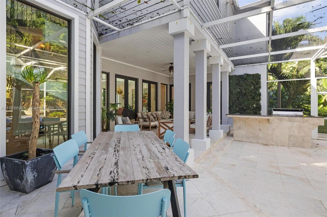 Recently Sold: $4,450,000 (5 beds, 4 baths, 3623 Square Feet)