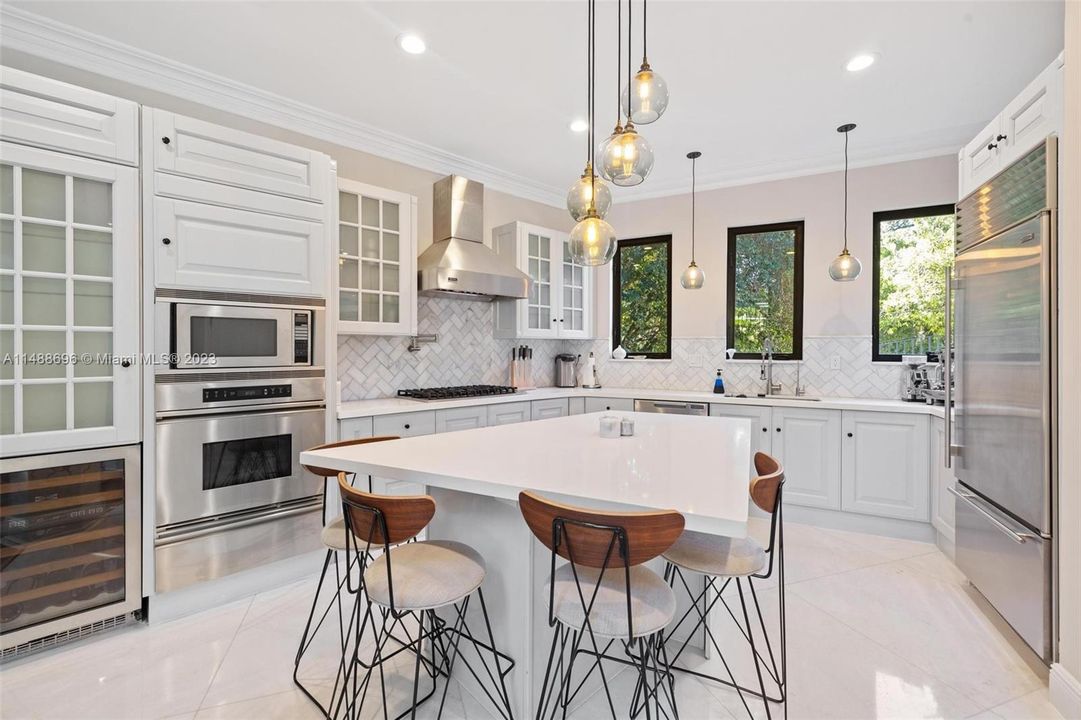 Recently Sold: $4,450,000 (5 beds, 4 baths, 3623 Square Feet)