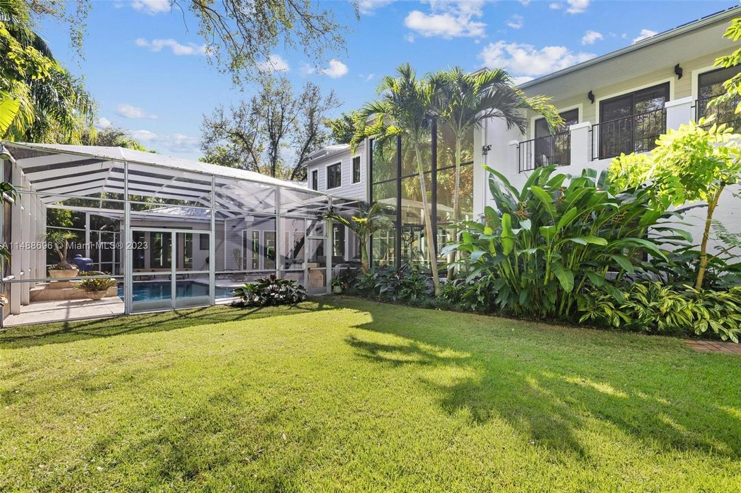 Recently Sold: $4,450,000 (5 beds, 4 baths, 3623 Square Feet)