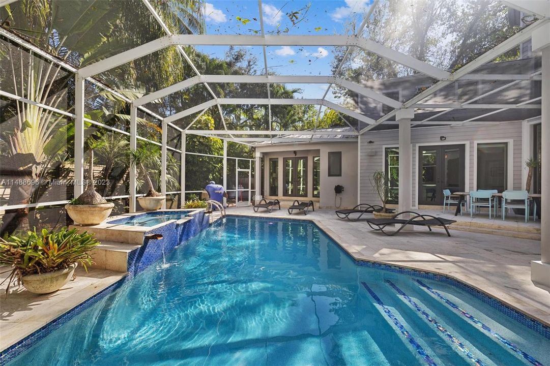 Recently Sold: $4,450,000 (5 beds, 4 baths, 3623 Square Feet)