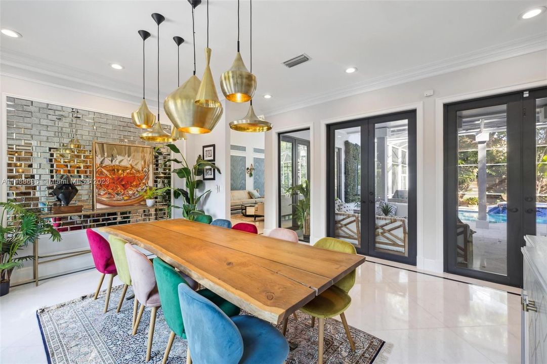 Recently Sold: $4,450,000 (5 beds, 4 baths, 3623 Square Feet)