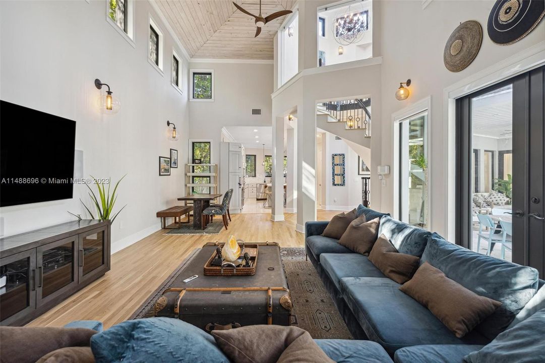 Recently Sold: $4,450,000 (5 beds, 4 baths, 3623 Square Feet)