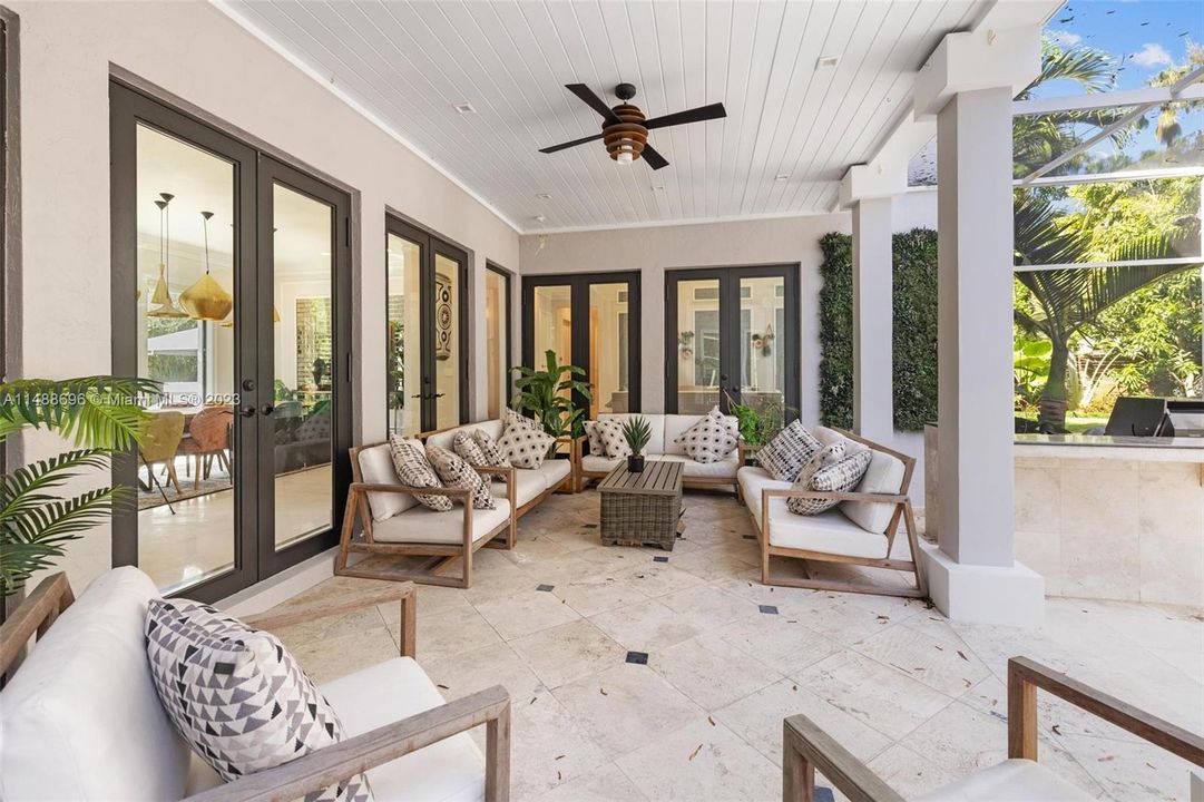 Recently Sold: $4,450,000 (5 beds, 4 baths, 3623 Square Feet)