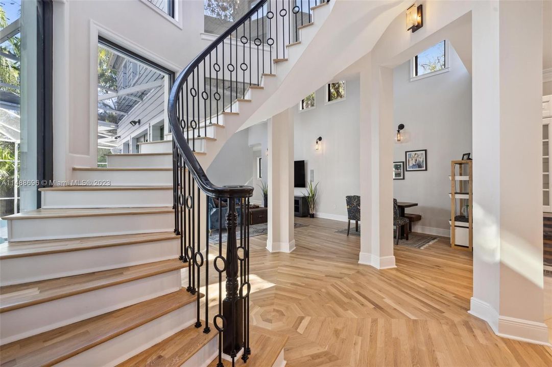 Recently Sold: $4,450,000 (5 beds, 4 baths, 3623 Square Feet)