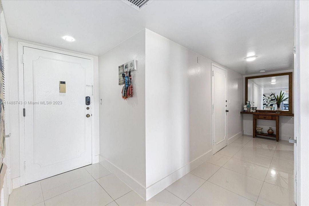 Vendido Recientemente: $718,000 (2 camas, 2 baños, 1484 Pies cuadrados)