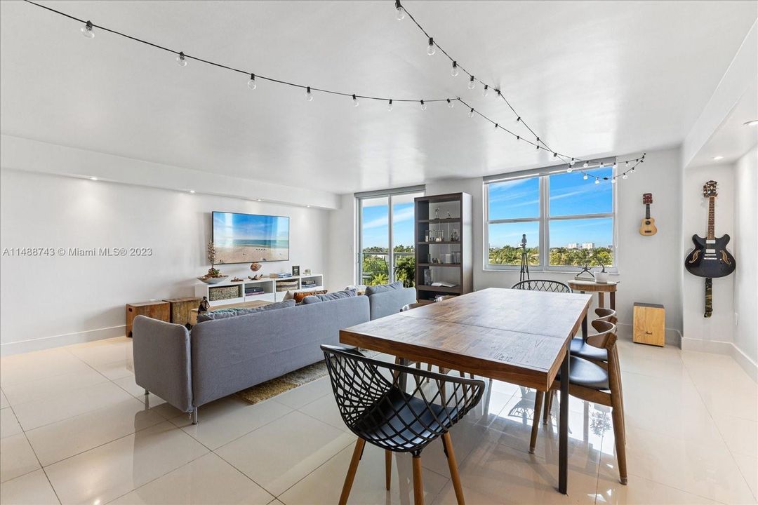 Vendido Recientemente: $718,000 (2 camas, 2 baños, 1484 Pies cuadrados)